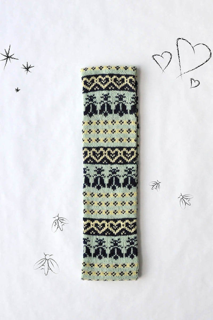 Firefly Pattern Universal Yarn