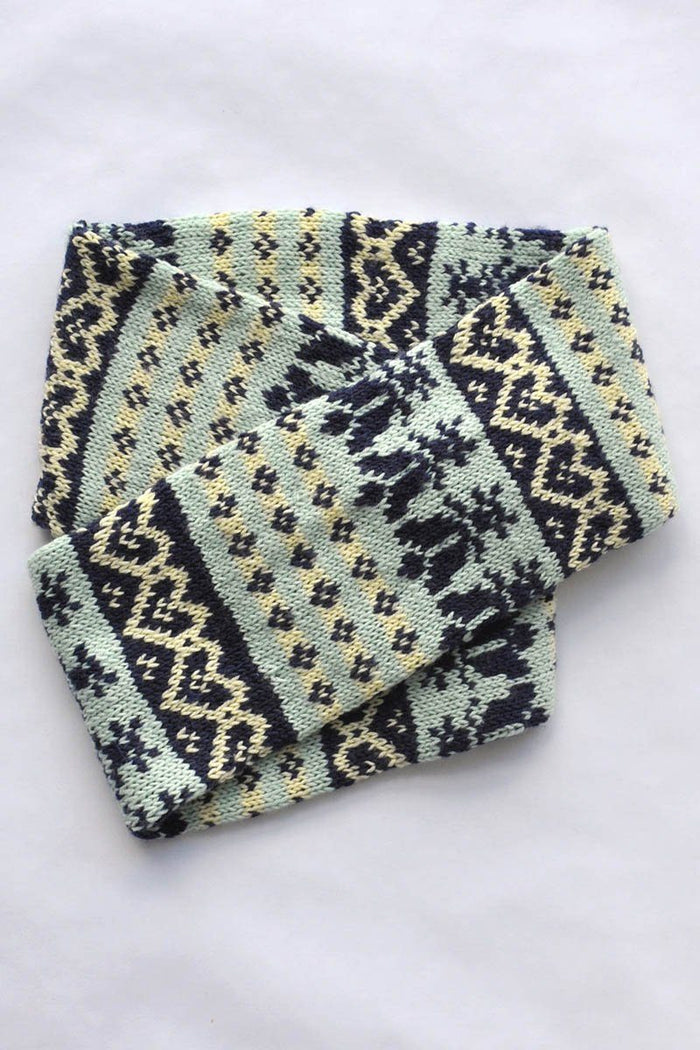 Firefly Pattern Universal Yarn